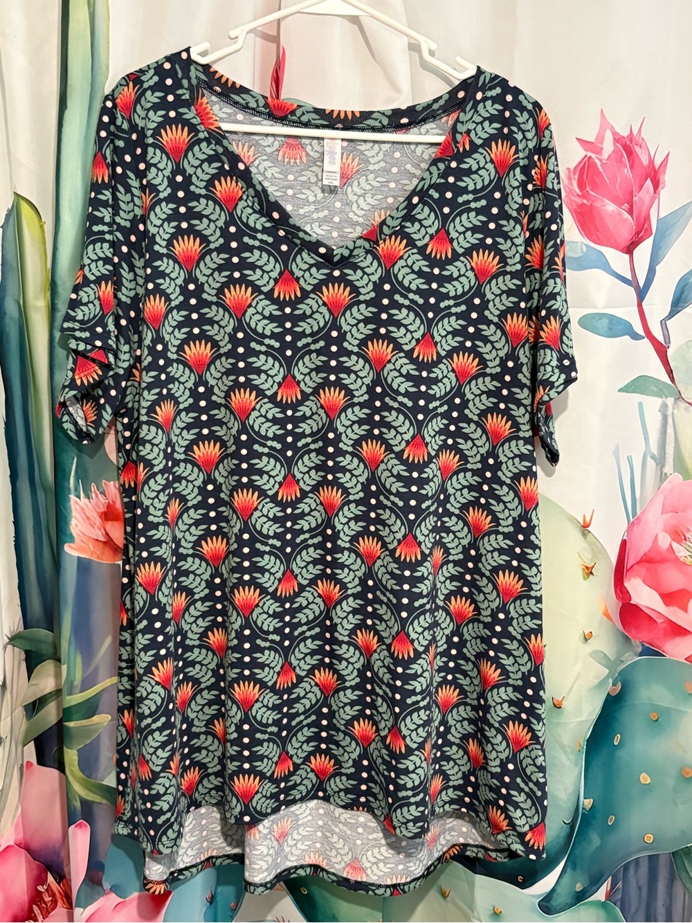 LuLaRoe Womens 3XL Plus Navy Floral V-Neck Pullover Short Sleeve T-Shirt